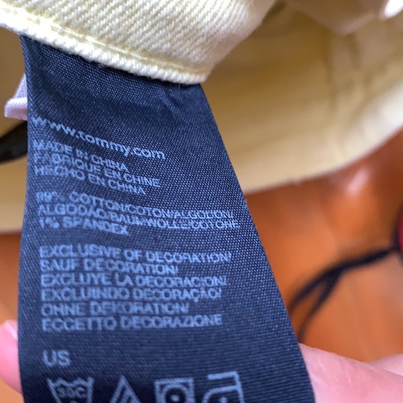 Tommy Yellow Shorts Jeans  🩳 size 2 - Picture 13 of 13